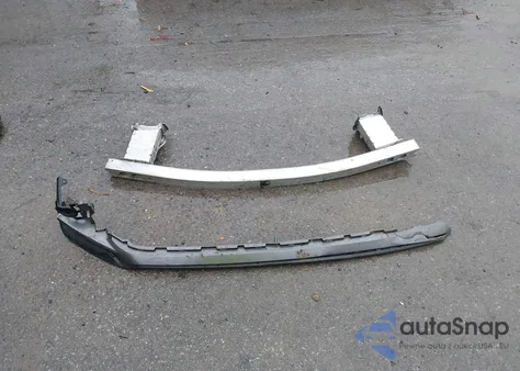 2023 Toyota Sienna Le z USA, uszkodzony, nr VIN 5TDKSKFC2PS103895